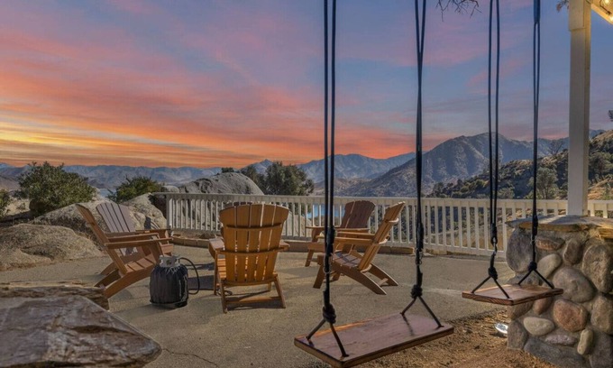 Wofford Heights House | Lakeside Paradise Getaway|Hot Tub| Fire pit| Views
