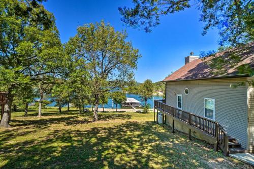 Kimberling City House | Lakeside Reeds Spring Home with Pool Access and Deck!
