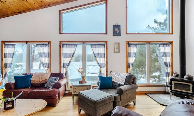 McDougall Cottage | Lakeside Retreat: 5-BR Cottage in Parry Sound