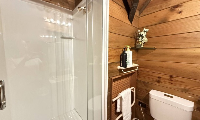 Ngongotaha House | Lakeside Retreat Arnold street Rotorua
