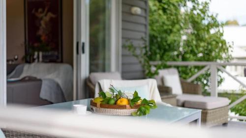 Daylesford Apartment | Lakeside Suite 1 - Lake View & Spa Bath