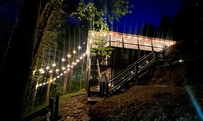 Smithville Ski Chalet | Lakeside Treehouse Near Center Hill Lake