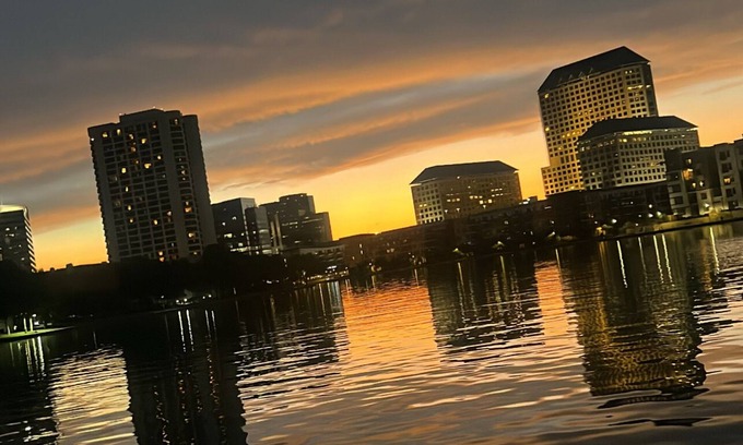 Las Colinas Apartment | Lakeside view, Toyota Music Factory,DFW Airport,Garden Tub,Walking trail