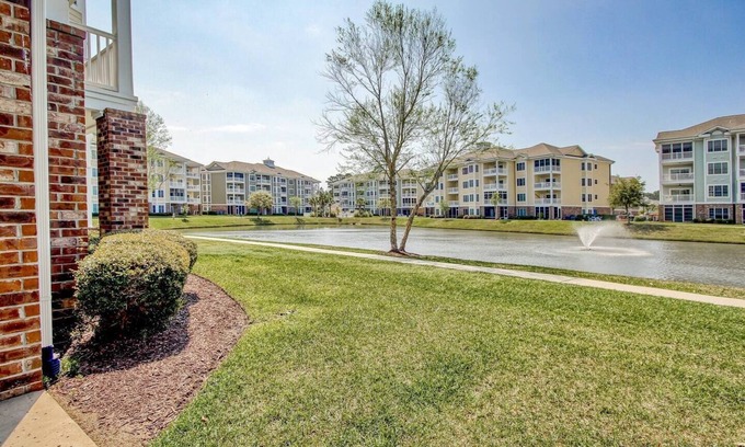 Central Myrtle Beach Condo | Lakeview 3BR Condo, Pool, near Golfing & Beach!