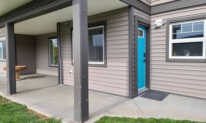 Williams Lake Apartment | Lakeview Bliss Suite - Great neighborhood, ideal for work/recreation/relaxation.