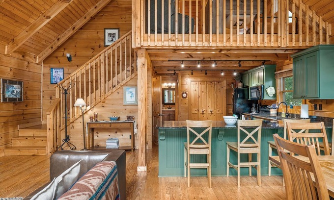 Sunset Cove Cabin | Lakeview Cabin Decks Game Room