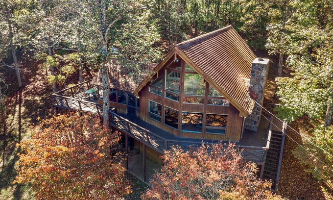 Smithville Ski Chalet | Lakeview Cedar Chalet