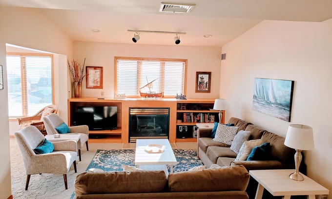 Bayfield Condo | Lakeview Condo: Downtown Bayfield, Beach, Deck