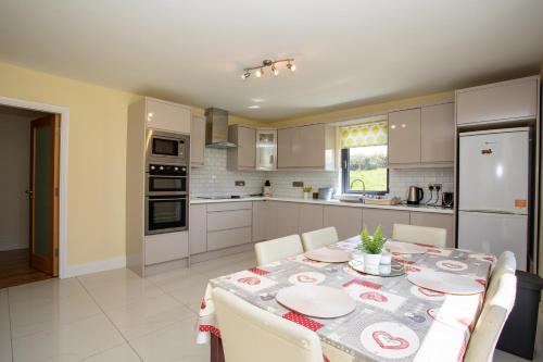 Waterville House | Lakeview Cottage