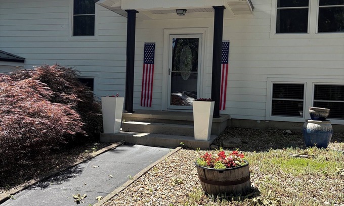 Shell Knob House | Lakeview Family Home Getaway, Near Bridge, Great Location!