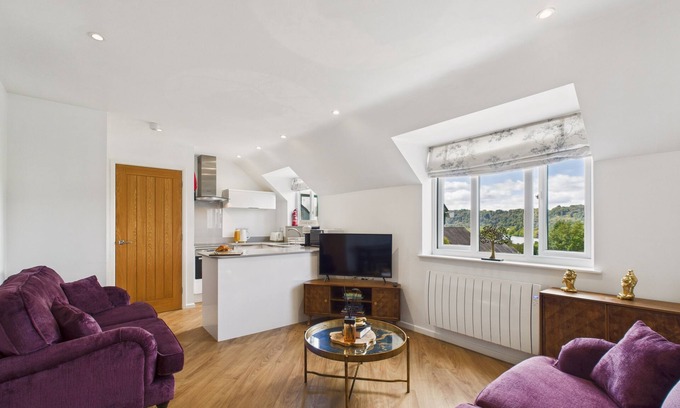 Bowness-on-Windermere Apartment | Lakeview Retreat Bowness