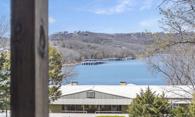 Kimberling City Condo | Lakeview Getaway at Kimberling Crossing