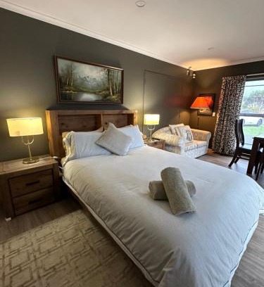 Waipahihi Apartment | Lakeview Holiday Hideaway