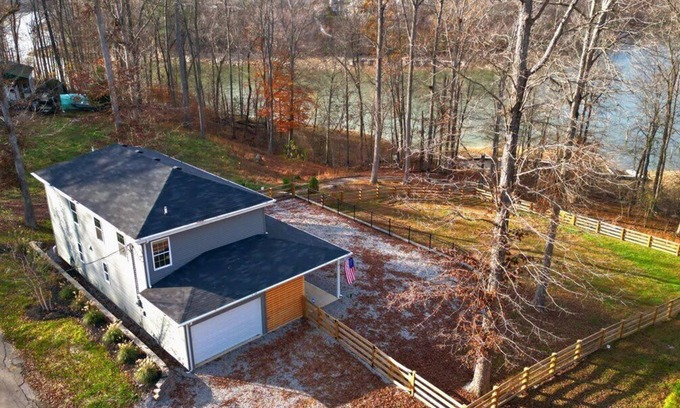 Lindseyville House | Lakeview Home Perfect for Family Getaways|Backyard