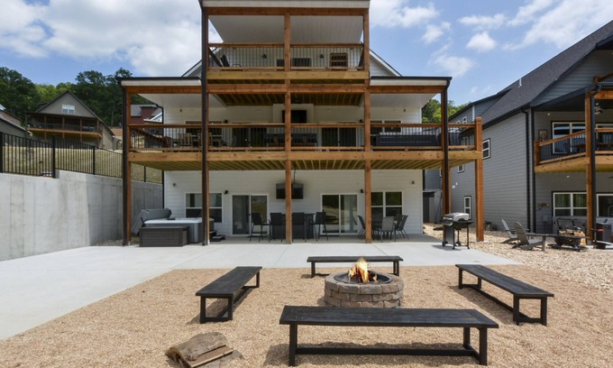 Table Rock House | Lakeview, Indoor/Outdoor Pool, HotTub & Pet Frdnly