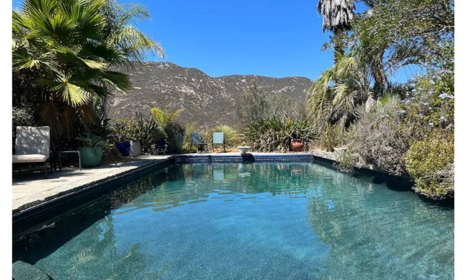 Del Dios House | Lakeview tiny house w/hillside pool