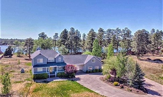Pinetop-Lakeside House | ✨ LAKEVIEWS & BOATS INCLUDED: Gated, 1 acre, 4 BD, WIFI, Gameroom, 1 PM Check IN