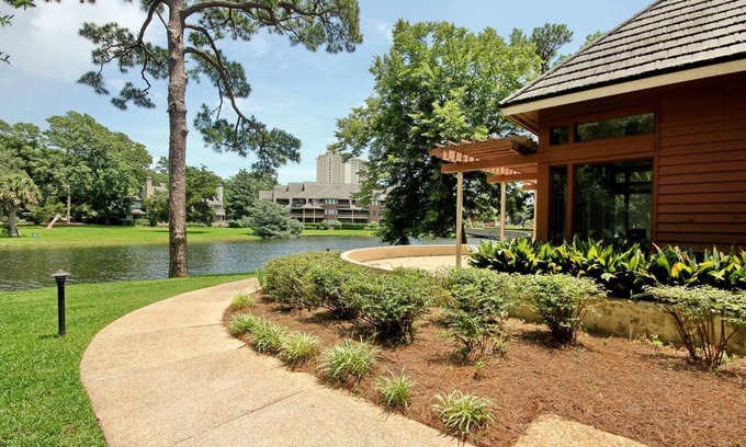 Arcadian Shores Condo | LakeViews-Quaint/Quiet-Walk 2 Beach-Kingston Plantation-Gated Community