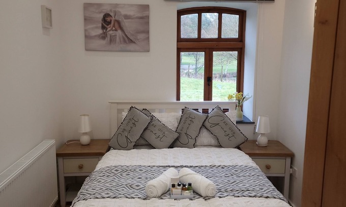 Plympton House | LakeViews/Quietness/Parking/LongStays/4Guests