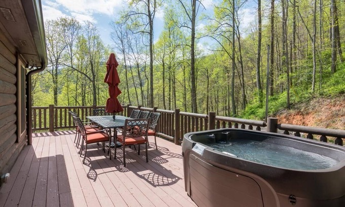 Black Mountain Cabin | Lakey Gap Lodge by Carolina Mornings | Hot Tub, Gas Grill +Biltmore Pass