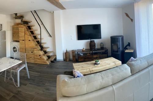 Laroque House | LAncien Chai