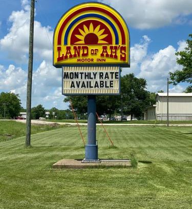 Erie Hotel | Land of Ahs Motor Inn