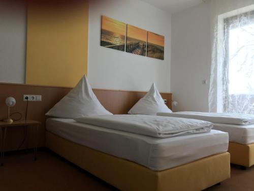 Monchsroth Hotel | Landgasthof Felsenkeller