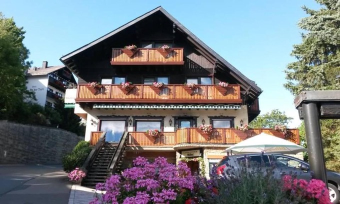 Schwalefeld House | Landgasthof Göbel