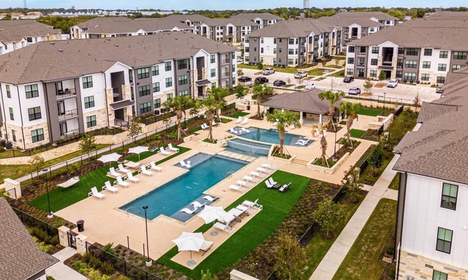 Pflugerville Apartment | Landing | Amazing 1BD, Gym, Courtyard
