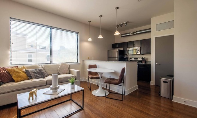 Church Hill Apartment | Landing | Amazing 1BD, Courtyard, Gym