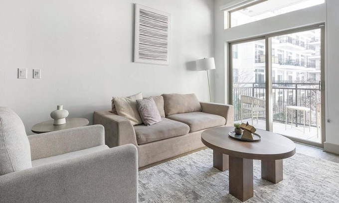 Washington Ave./ Memorial Park Apartment | Landing | Amazing 1BD, Courtyard, Game Room