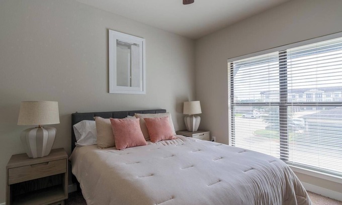 Katy Apartment | Landing | Amazing 1BD, Gym, Courtyard