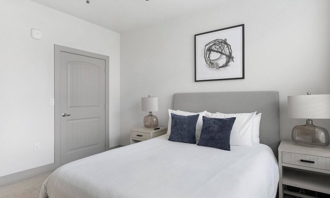 Shadow Glen Apartment | Landing | Amazing 2BD, Clubhouse, Pool