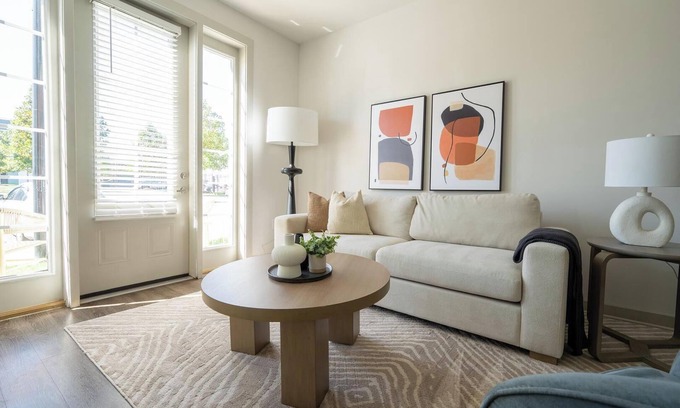 Charlotte Apartment | Landing | Amazing Studio, Pool, Clubhouse
