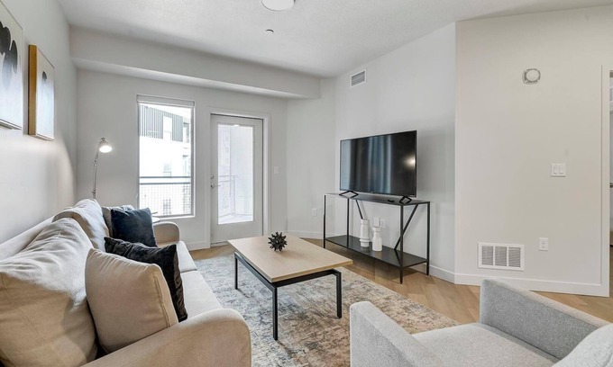 Downtown Salt Lake City Apartment | Landing | Amazing 1BD, Game Room, Courtyard