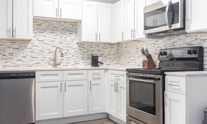 Ann Arbor Apartment | Landing at Arbor Haus - 1 Bedroom in Carpenter