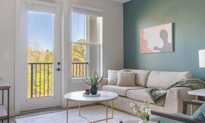 Sugar Hill Apartment | Landing at Cadence Sugar Hill - 1 Bedroom in Su.