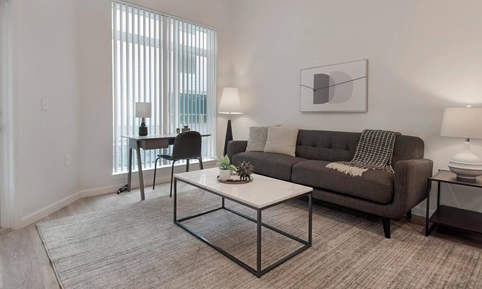 Florida Center Apartment | Landing at Deseo Grande - 1 Bedroom in Southwes.