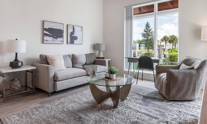 Florida Center Apartment | Landing at Deseo Grande - 1 Bedroom in Southwes.