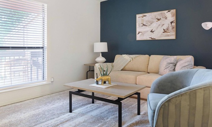 South Tulsa Apartment | Landing at Echo Trail Apartments - 1 Bedroom in.