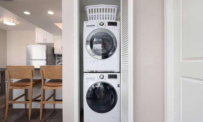 Chino Apartment | Landing at Enclave at Town Square - 1 Bedroom in Downtown Chino