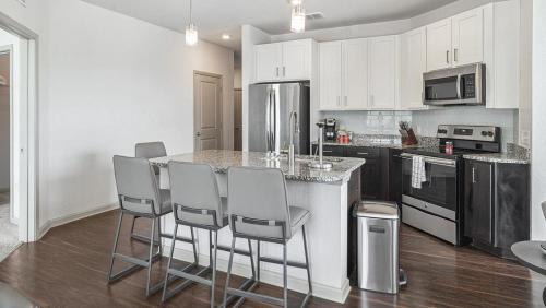 Greektown Historic District Apartment | Landing at eXchange - 1 Bedroom in Downtown Detroit