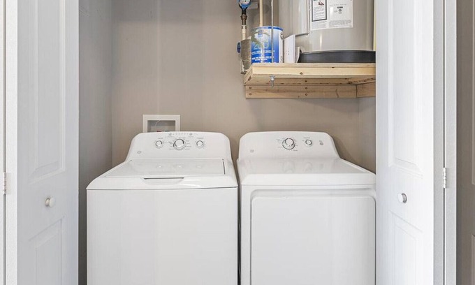 Hilliard Apartment | Landing at Landmark Lofts - 2 Bedrooms in Downtown Hilliard