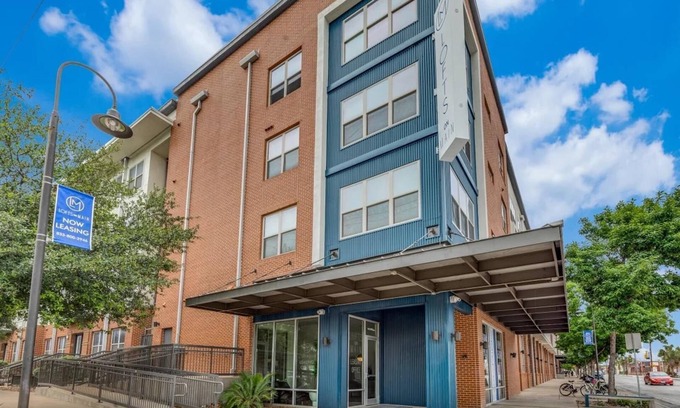 Tobin Hill Apartment | Landing at Lofts on Main - 1 Bedroom in Monte V.