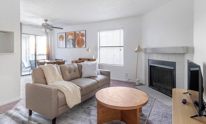 Windsor Park Apartment | Landing at Mueller Flats - 2 Bedrooms in Windso.