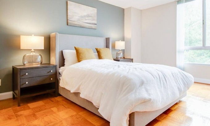 Bethesda Apartment | Landing at North Park Apartments - 1 Bedroom in Friendship Heights Village