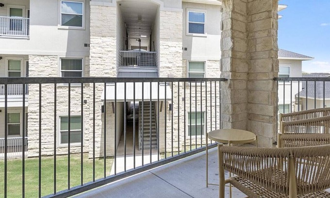 Portland Apartment | Landing at Northshore Place Apartments - 2 Bedrooms in Downtown Portland