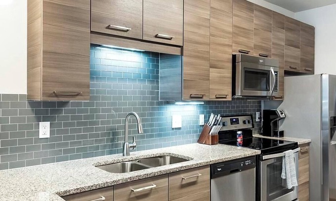 Plaza Midwood Apartment | Landing at One305 Central - Studio in Plaza Midwood