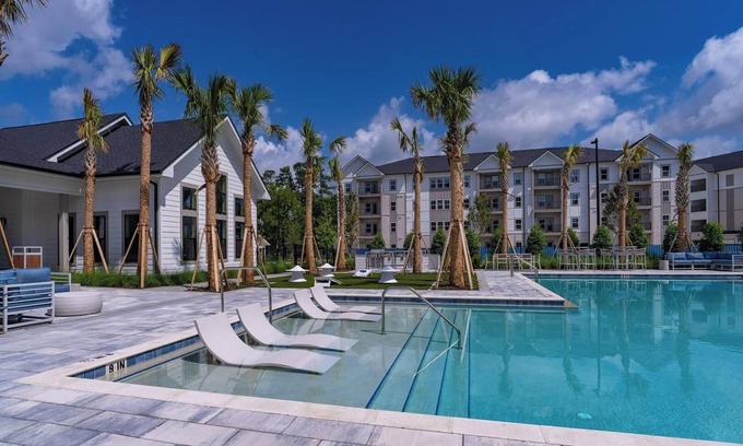 Jacksonville Apartment | Landing at Palmhouse - 1 Bedroom in Rolling Hills