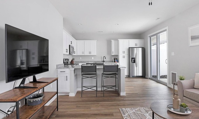 Madison Apartment | Landing at Sanctuary at Indian Creek - 1 Bedroo.